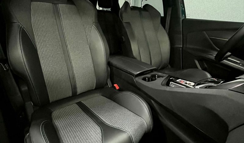 
								PEUGEOT 5008 ALLURE PACK full									