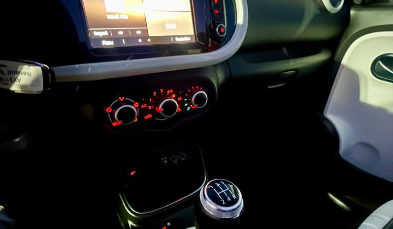 
								RENAULT TWINGO SCE INTENS full									