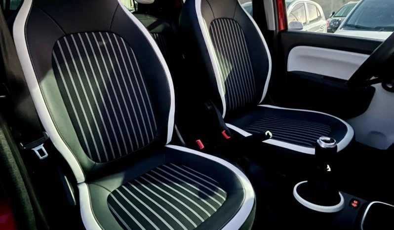 
								RENAULT TWINGO SCE INTENS full									