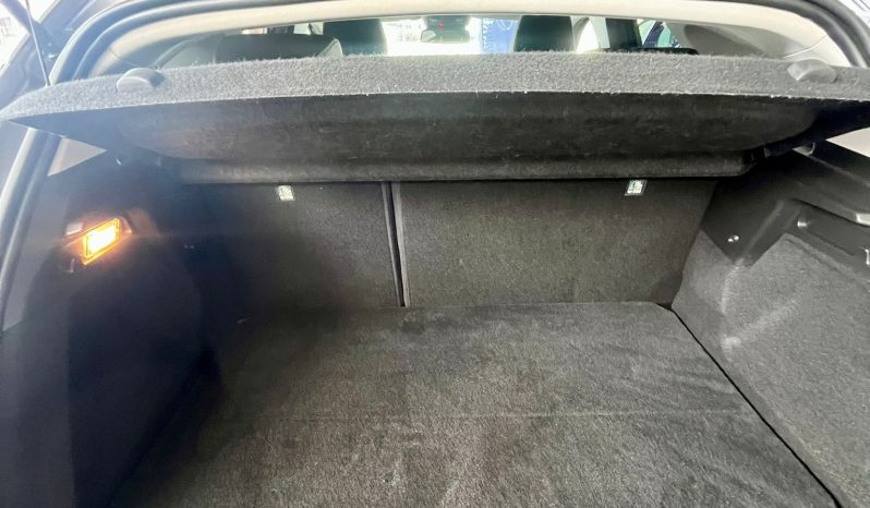 
								RENAULT CAPTUR E-TECH PHEV INTENS full									