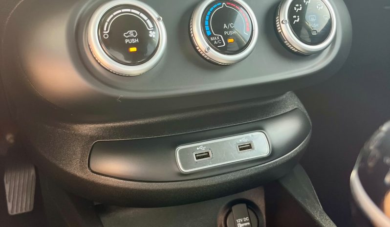 
								FIAT 500X CLUB full									