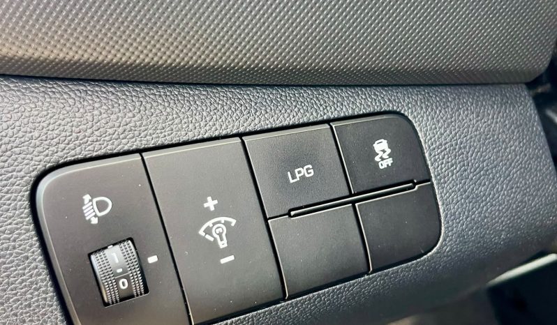 
								HYUNDAI I10 LPG TREND full									