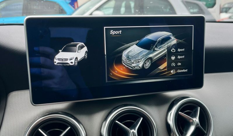 
								MERCEDES GLA 180D BLACK EDITION full									