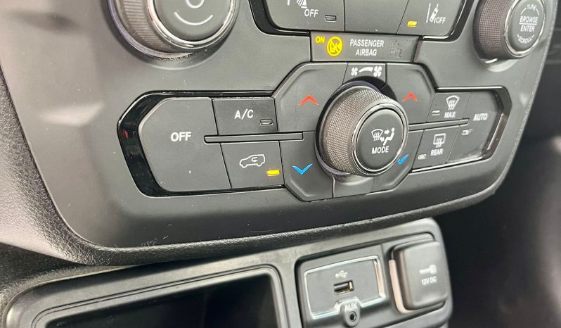 
								JEEP RENEGADE LIMITED full									