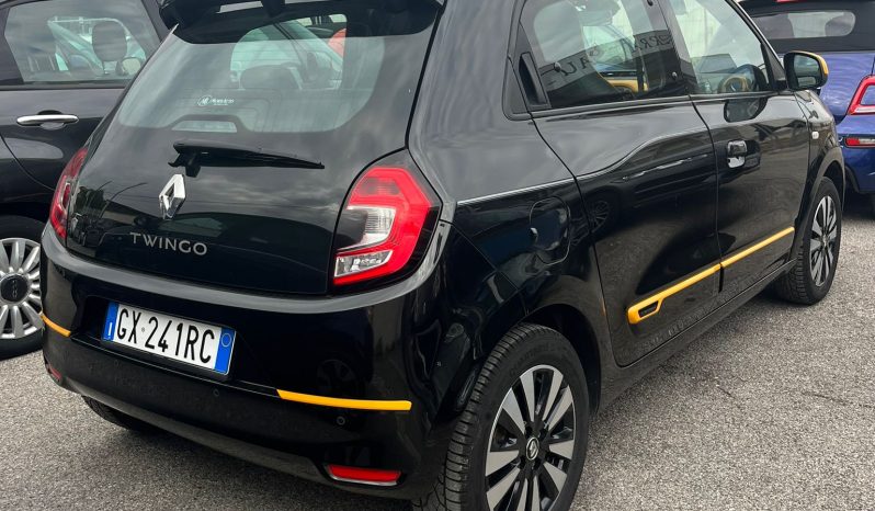 
								RENAULT TWINGO INTENS AUTOM full									