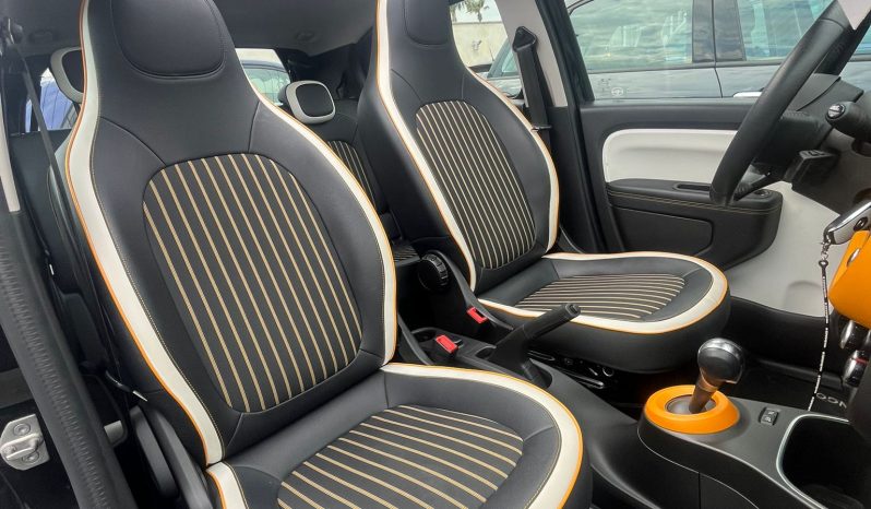 
								RENAULT TWINGO INTENS AUTOM full									