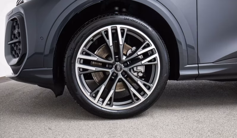 
								AUDI Q5 SPORTBACK S-LINE QUATTRO full									