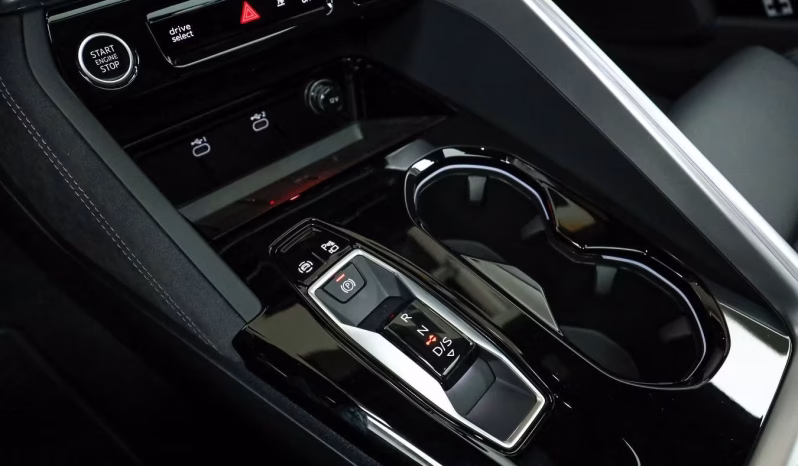 
								AUDI Q5 SPORTBACK S-LINE QUATTRO full									