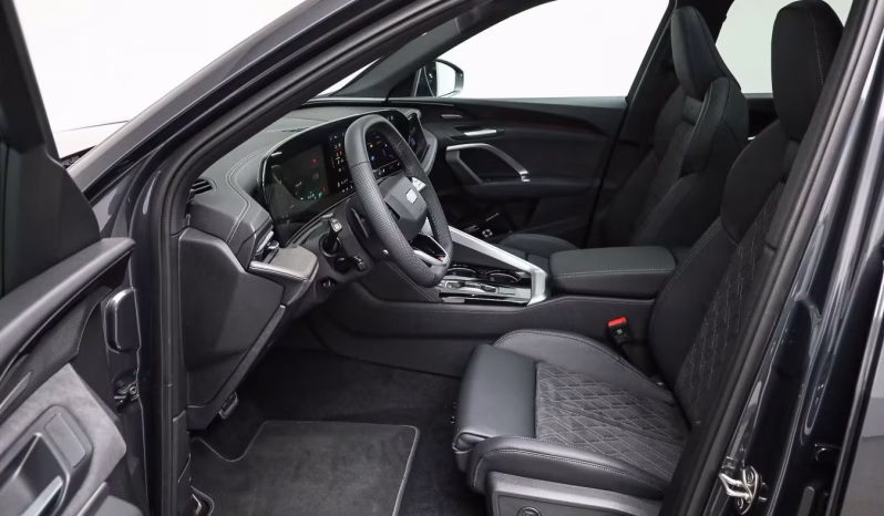 
								AUDI Q5 SPORTBACK S-LINE QUATTRO full									