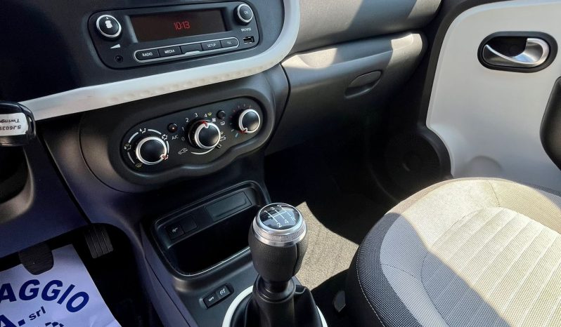 
								RENAULT TWINGO LIMITED full									