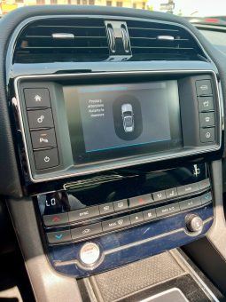 
										JAGUAR F-PACE AWD PORTFOLIO full									