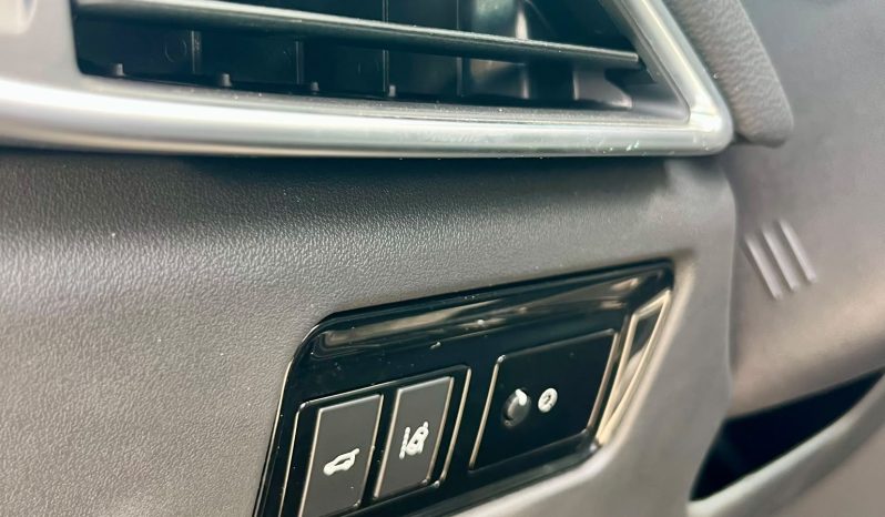 
								JAGUAR F-PACE AWD PORTFOLIO full									