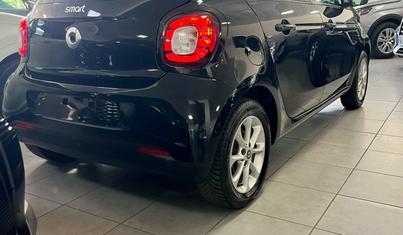 
								SMART FORFOUR PASSION full									