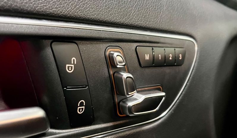 
								MERCEDES-BENZ CLASSE A 180D PREMIUM AMG full									