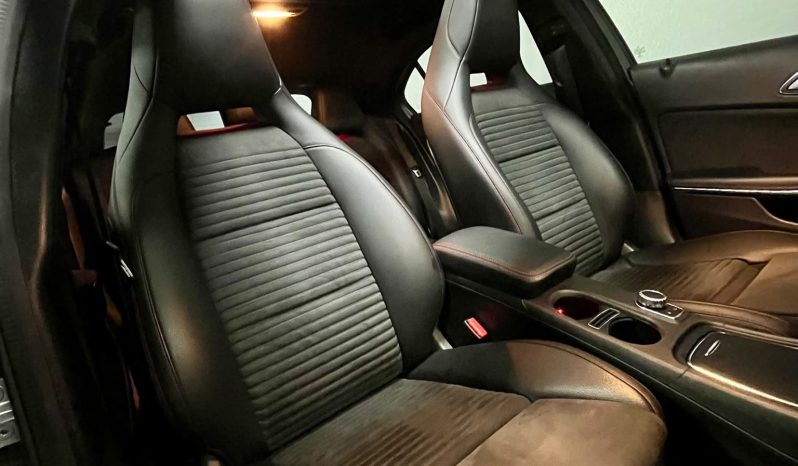 
								MERCEDES-BENZ CLASSE A 180D PREMIUM AMG full									
